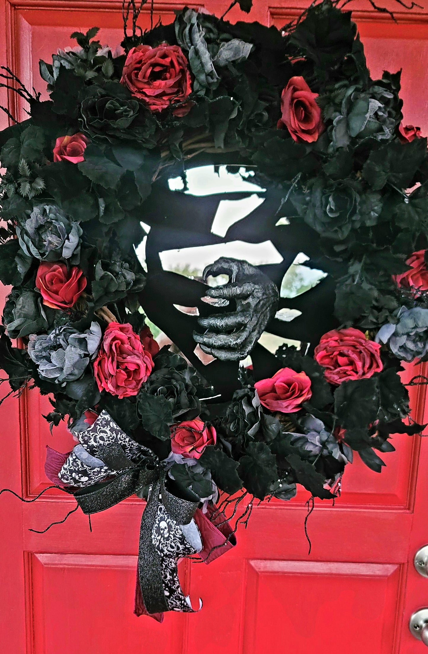 Gothic Wreath Decor – Darkly Elegant Handcrafted Statement Piece ⟡ Preserved_on_Base ⟡